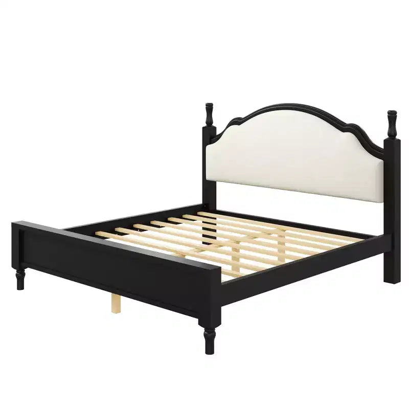 Lit plateforme en bois avec tête de lit capitonnée
