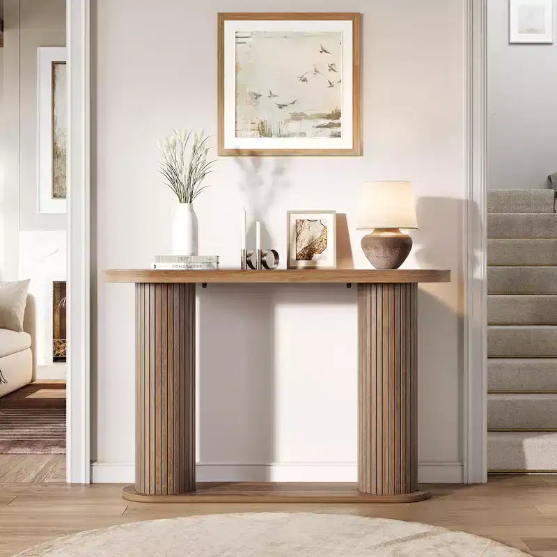 42,5" Table console en bois cannelé, Table d'appoint étroite pour canapé avec étagère de rangement derrière le canapé, Meuble de présentation moderne pour couloir et salon